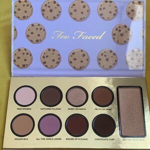 Too Faced Christmas Bake Shoppe Chocolate Chip Palette